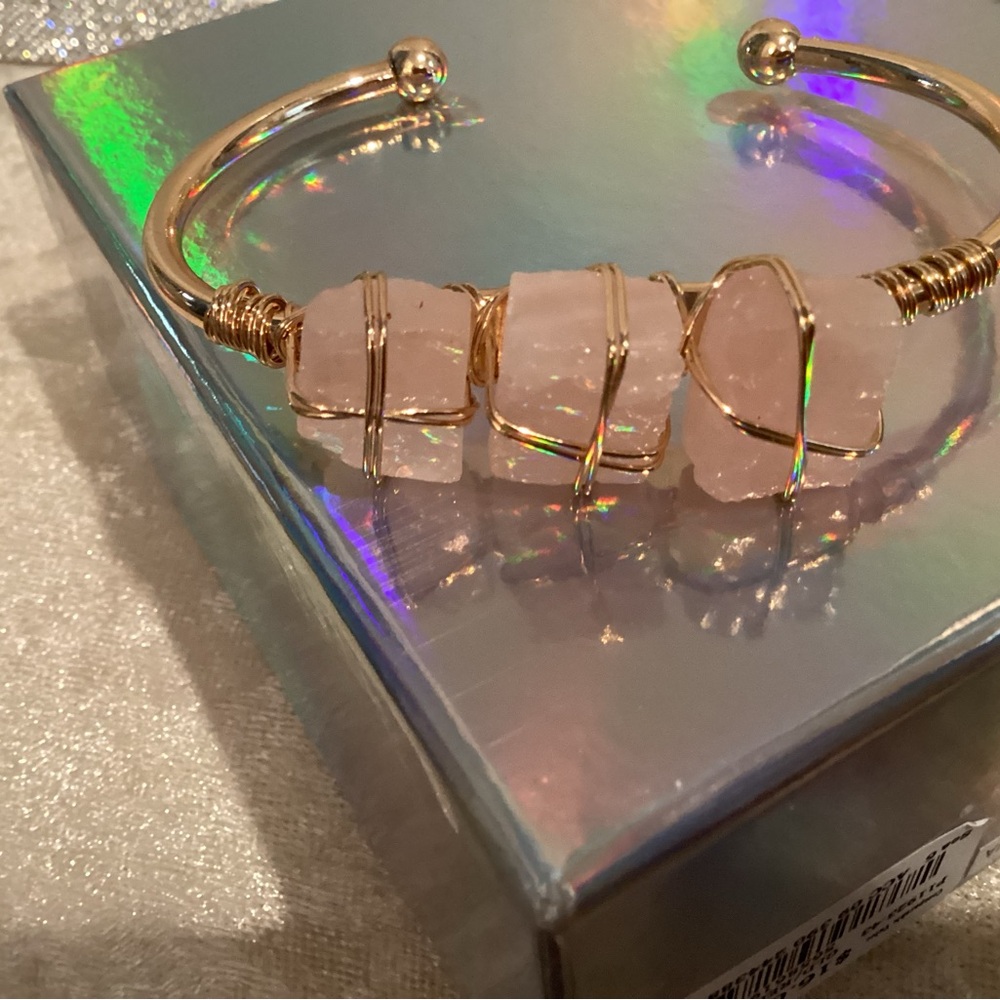 Pretty quartz adjustable bracelet pretty pink stone